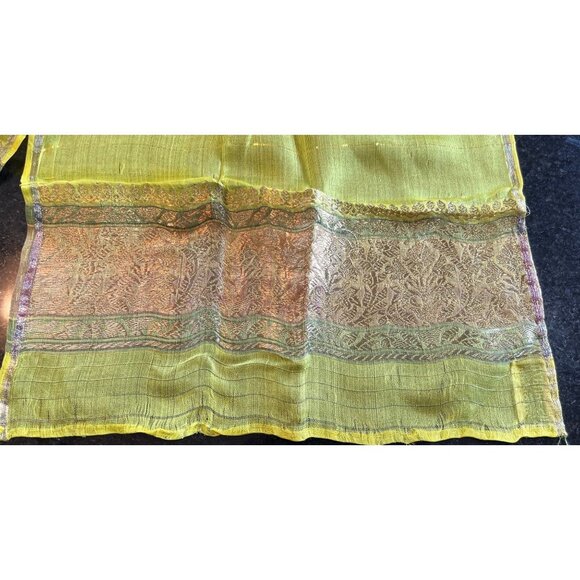 Vintage Scarf Yellow & Gold 100% Pure Silk Gold Thread Floral Pattern Handwoven - Picture 3 of 10